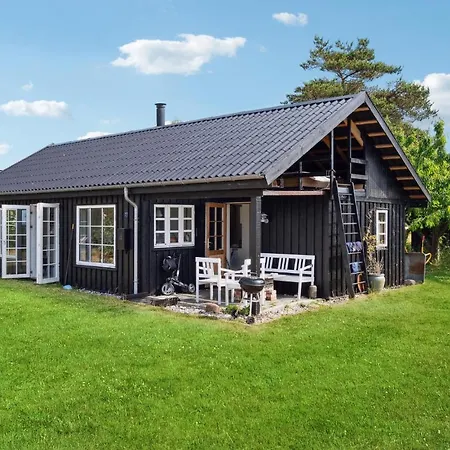 Cozy In Fejo With Kitchen